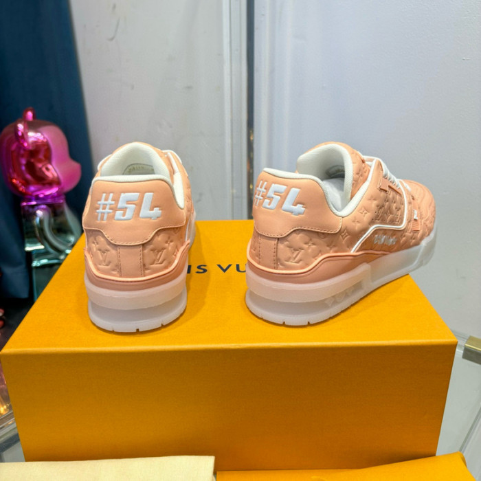 LV SNEAKER LV-000520