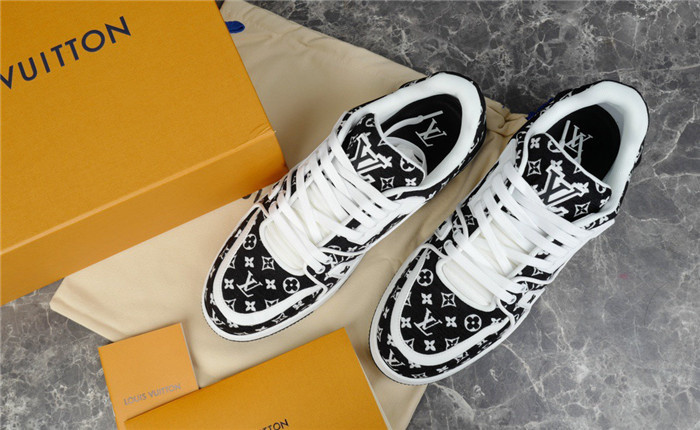 LV SNEAKER LV-000226
