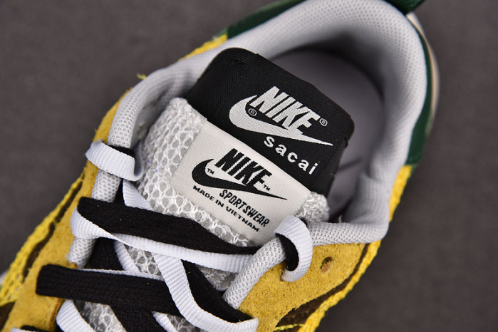 Nike Vaporwaffle sacai Tour Yellow Stadium Green CV1363-700
