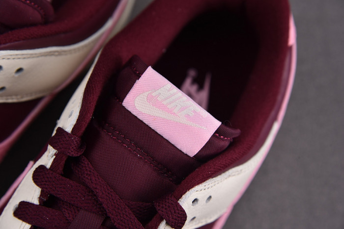 Nike Dunk Low "Valentine