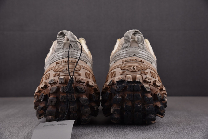 DEFENDER SNEAKER DS007