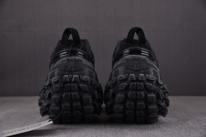 DEFENDER SNEAKER DS011