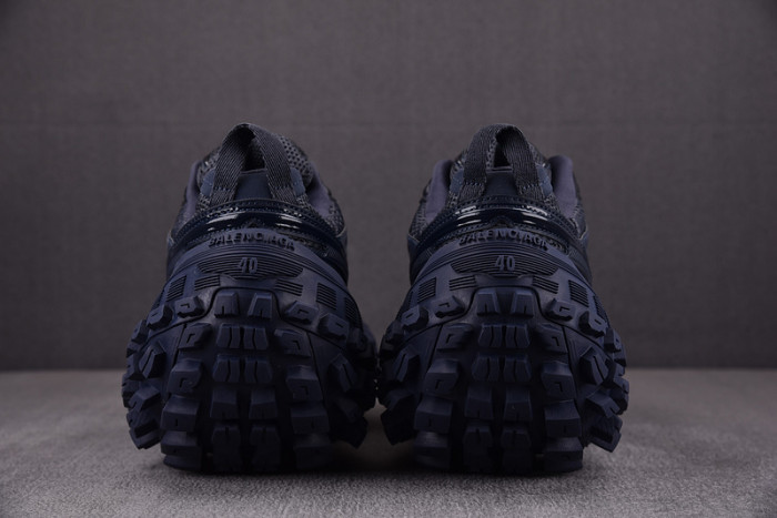 DEFENDER SNEAKER DS017