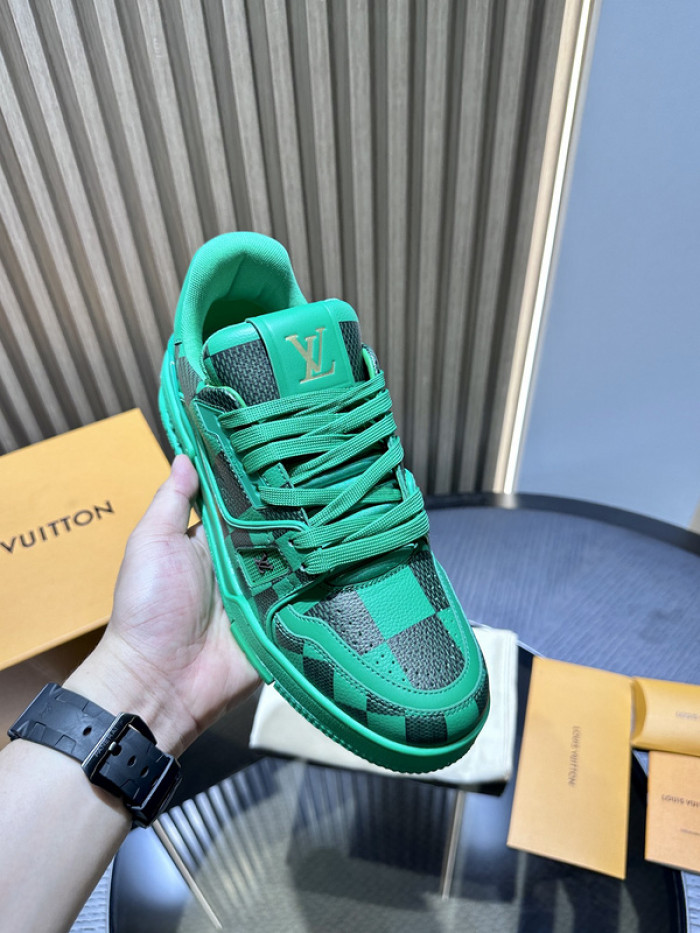 LV SNEAKER LV-000177