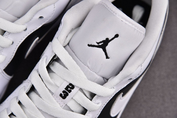 WMNS AIR JORDAN 1 LOW 