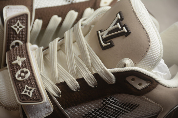 LV TRAINER SNEAKER LV-000549