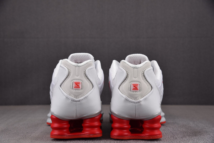 NIKE Wmns Shox TL 