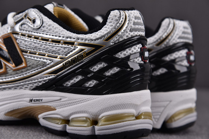 NEW BALANCE SNEAKER NB055