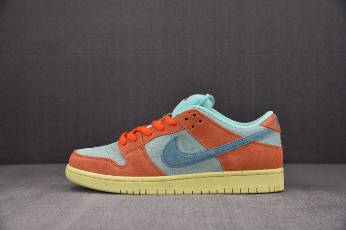 Nike SB Dunk Low Orange Emerald Rise DV5429-800