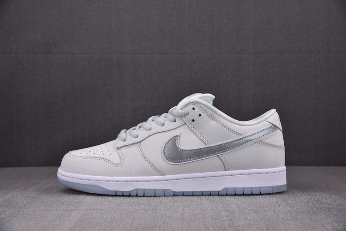 Nike SB Dunk Low White Lobster (Friends and Family) FD8776-100