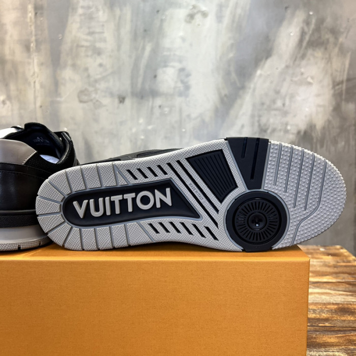 LV SNEAKER LV-000537
