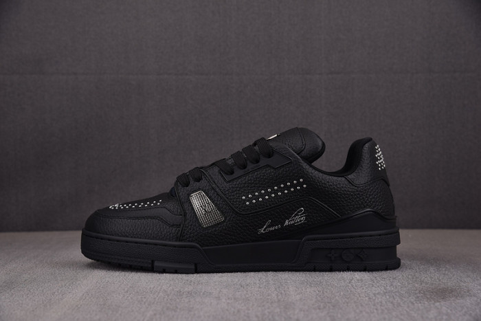 LV TRAINER SNEAKER LV-000568