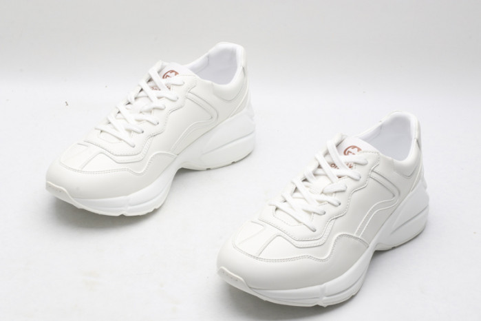 G*u*i* trainer sneaker102