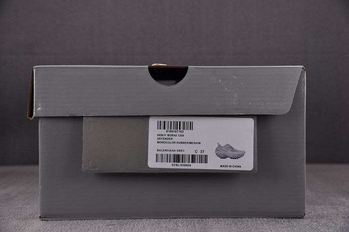 DEFENDER SNEAKER DS010