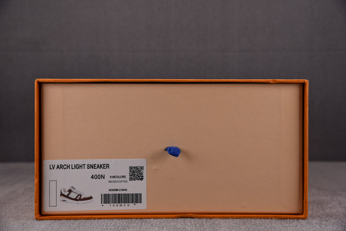 LV SNEAKER LV-000116