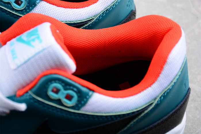 LEBRON JAMES NIKE AIR MAX 1 "LIVERPOOL" FB8914-100