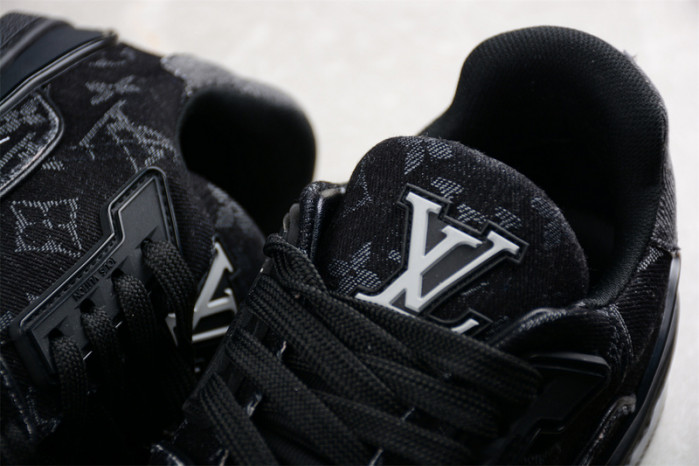 LV TRAINER SNEAKER LV-000548