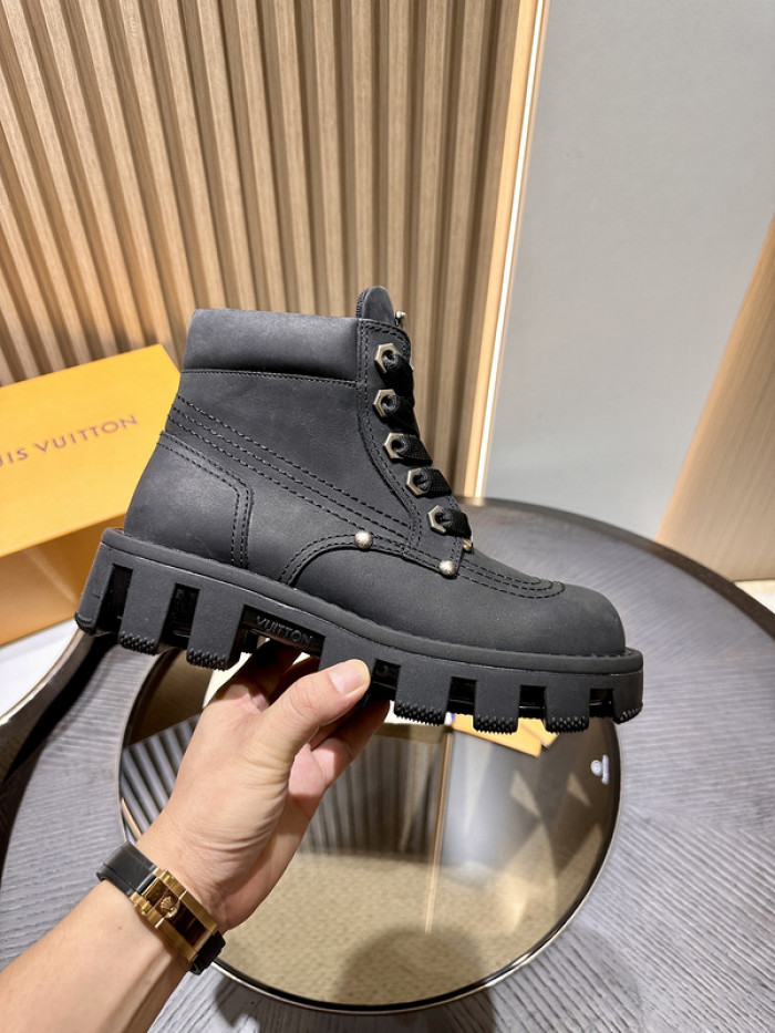 LV BOOTS L000027