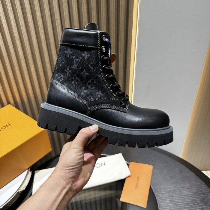 LV BOOTS L000055