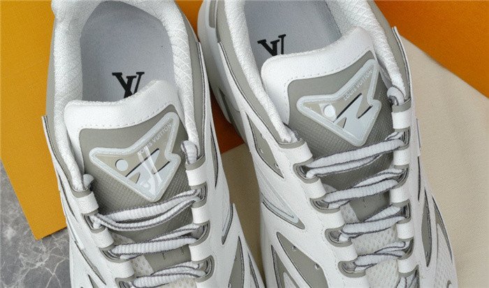 LV SNEAKER LV-000266