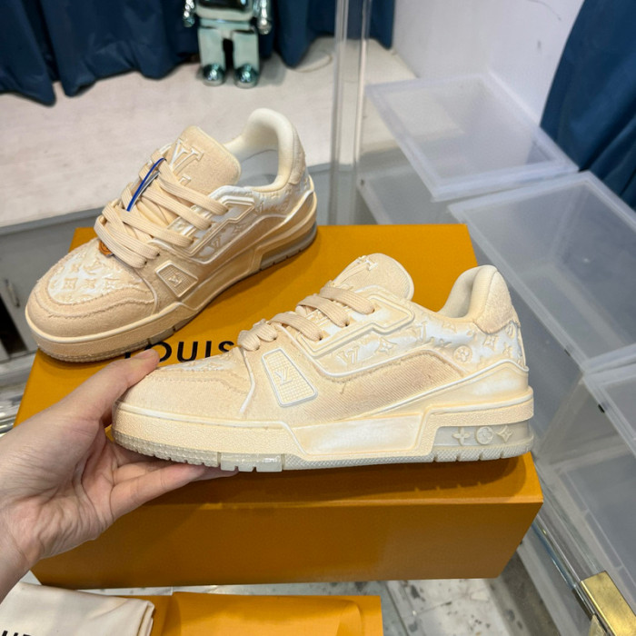 LV SNEAKER LV-000467