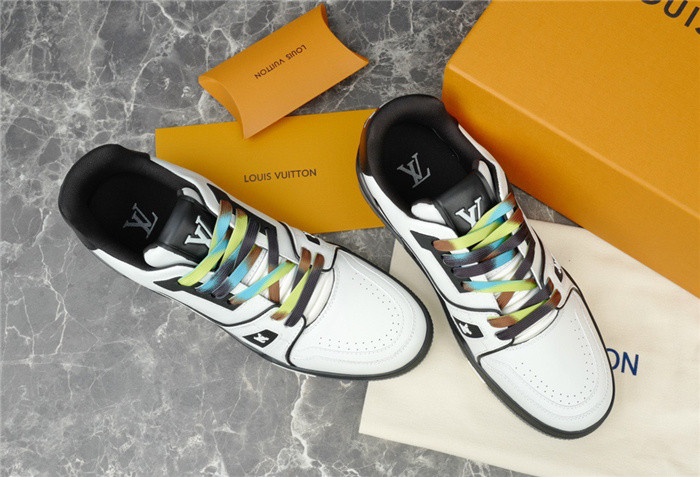 LV SNEAKER LV-000279