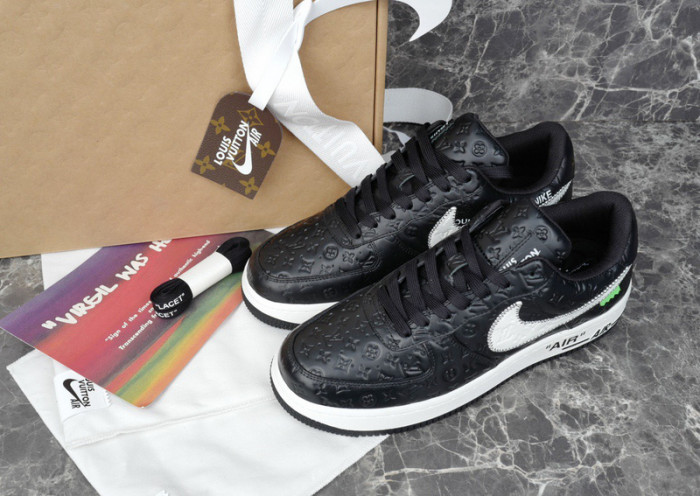 LV SNEAKER LV-000240