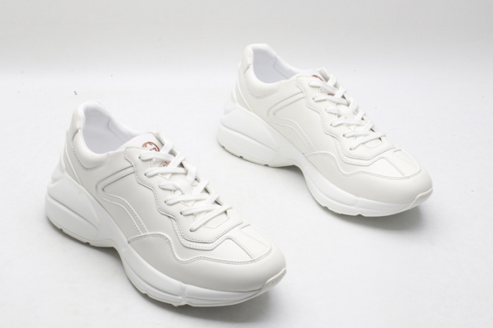 G*u*i* trainer sneaker102