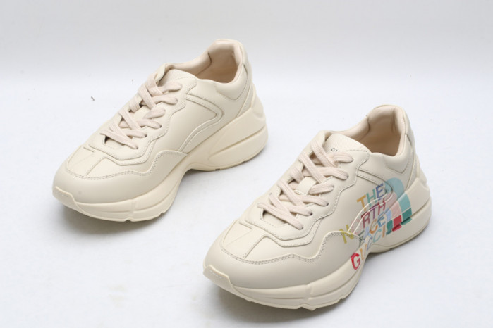 G*u*i* trainer sneaker108