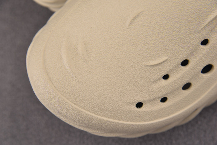 Cr*0*s x salehe bembury c00016