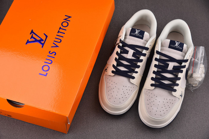 NIKE DUNK SB Low Retro LV