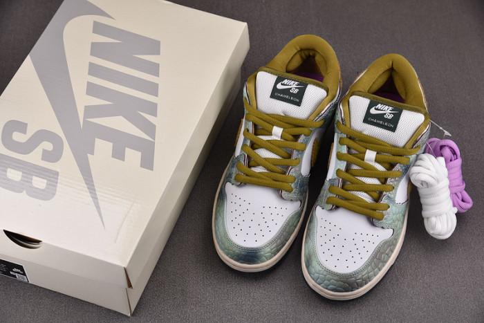 Alexis Sablone x Nike SB Dunk Low 