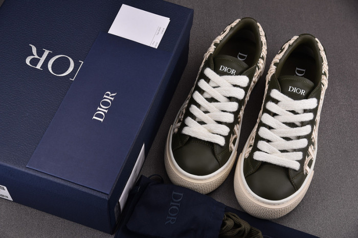 D10r b33 sneakers b330013