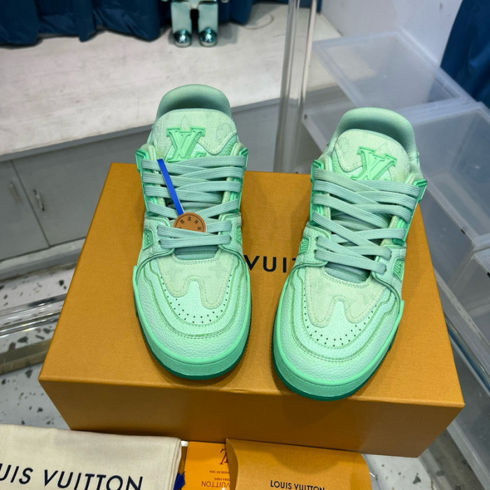 LV SNEAKER LV-000479