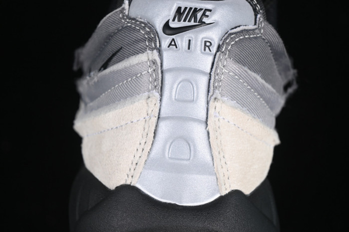 Comme des Garçons x NIKE Air Max 95 