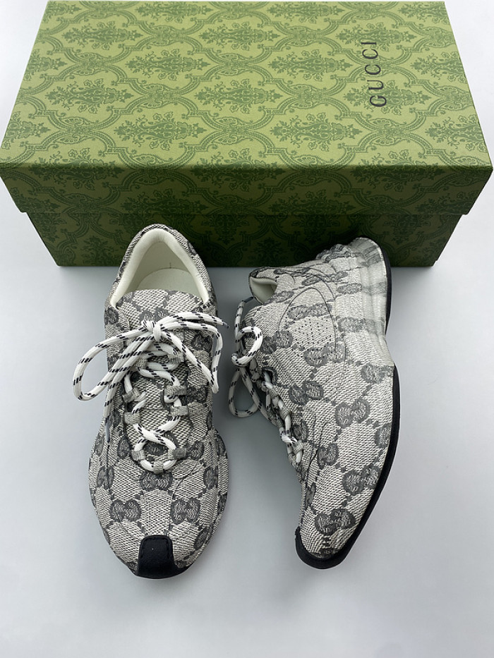 G*u*i* trainer sneaker132