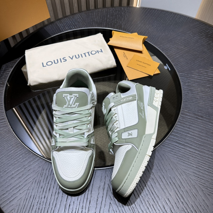 LV TRAINER SNEAKER LV-000570