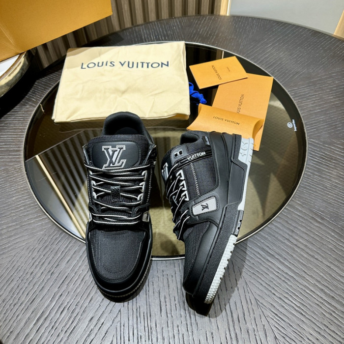 LV TRAINER SNEAKER LV-000578