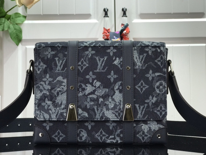 LV BAG