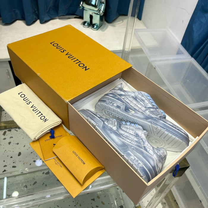 LV SNEAKER LV-000470