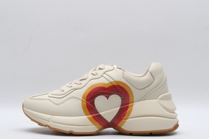 G*u*i* trainer sneaker111