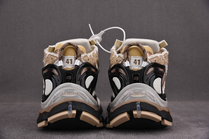 RUNNER SNEAKER RS058