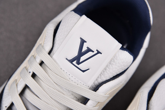 LV SNEAKER LV-000131