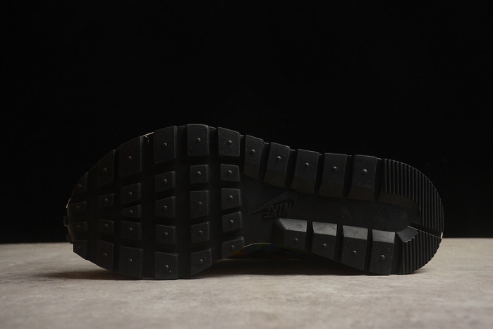 SACAI X NIKE LDVAPORWAFFLE MIX LOW “GREEN GUSTO” DR5209-300