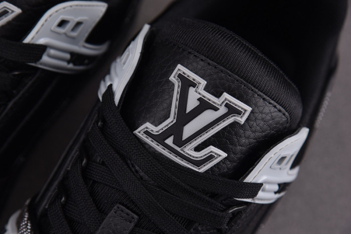 LV SNEAKER LV-000531