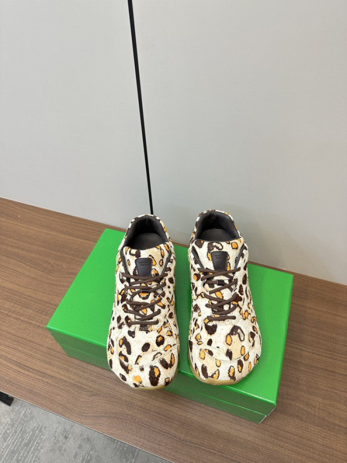 b0tt*ga Ven*ta orbit sneaker bv013