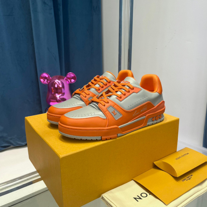 LV SNEAKER LV-000375