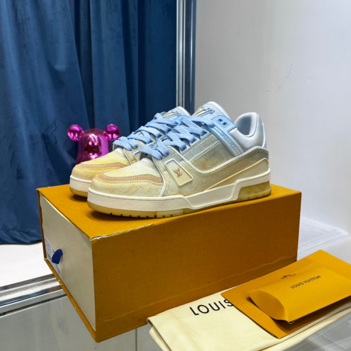 LV SNEAKER LV-000380