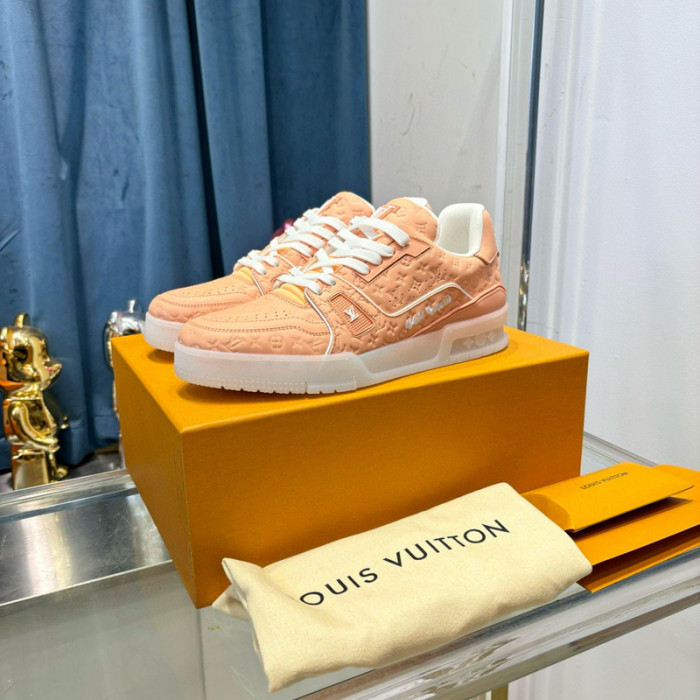 LV SNEAKER LV-000520