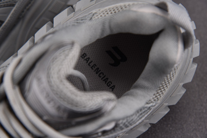 DEFENDER SNEAKER DS016